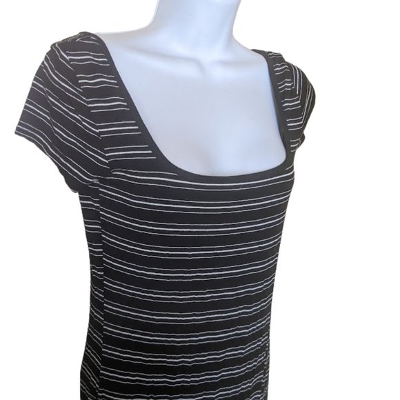 BILLABONG Black Whiite Striped Dress Size Small - Picture 2 of 3
